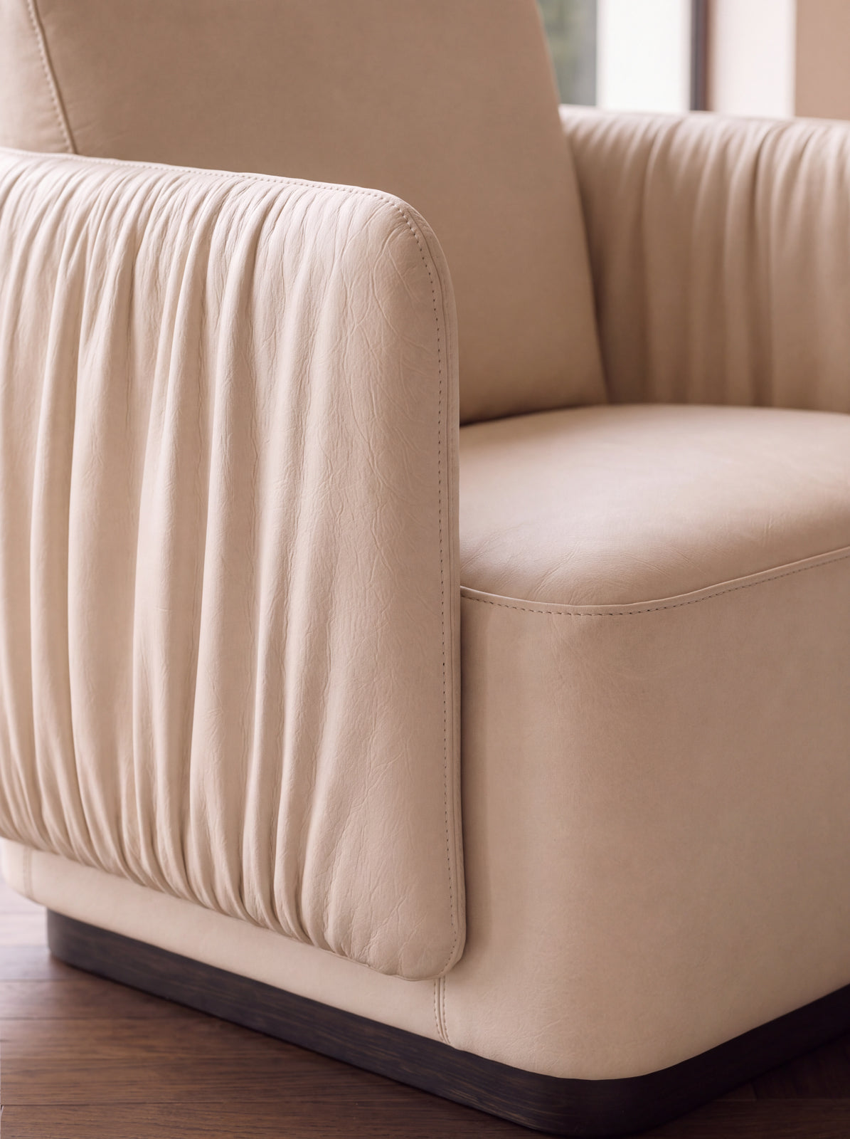 Jacqueline armchair – Formitalia – view 4